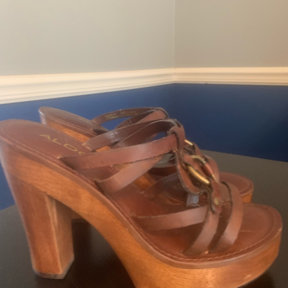 Adorable wooden clogs! Brown leather, never been worn. Perfect for summer! - Picture 4 of 6